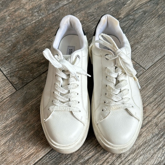 Steve Madden Shoes - Steve Madden sneakers